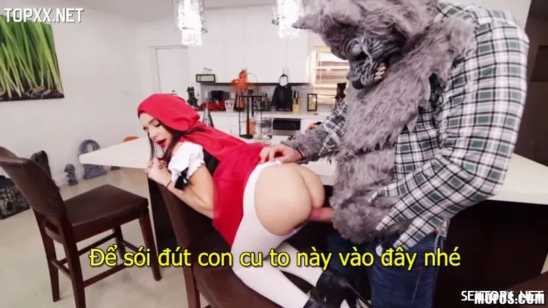 Xả đồ mà các em mặc áo dài thế này anh sao chịu nổi